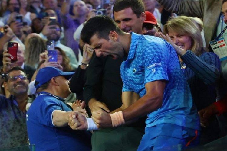 Djokovic เอาชนะ Tsitsipas สำหรับ Australian Open ครั้งที่ 10 และ Slam ครั้งที่ 22